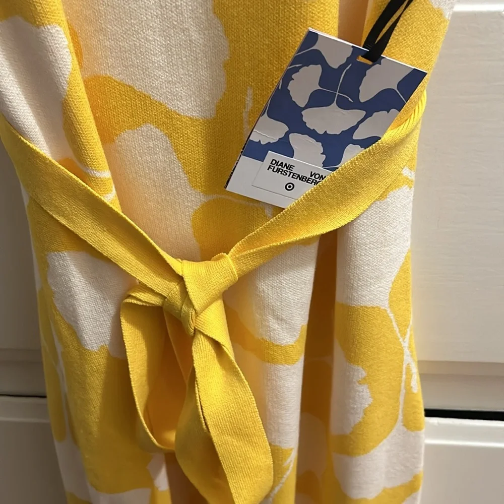 Diane Von Furstenberg for Target New Halter tie neck yellow dress. Medium. - Picture 3 of 4